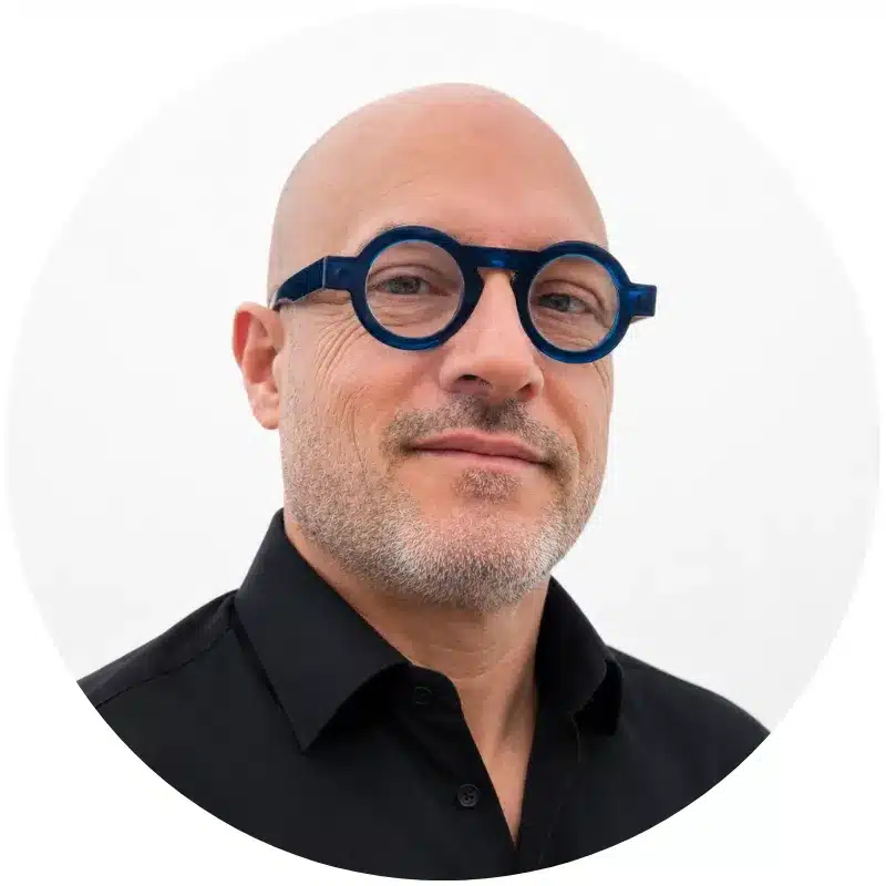 Portrait du fondateur du 1er Club de la Coiffure à Domicile.